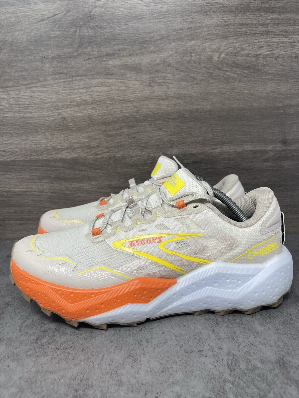 Brooks Caldera 7 Mens Size 10.5 White Sand Orange Trail Running Shoes DNA Loft
